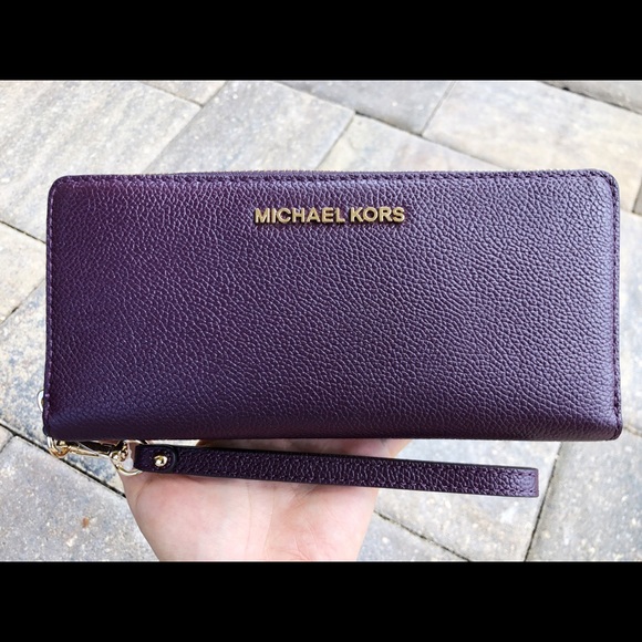 Michael Kors Handbags - Michael Kors long Wallet Wristlet